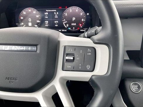 Used 2025 Land Rover Defender 110 S image 23