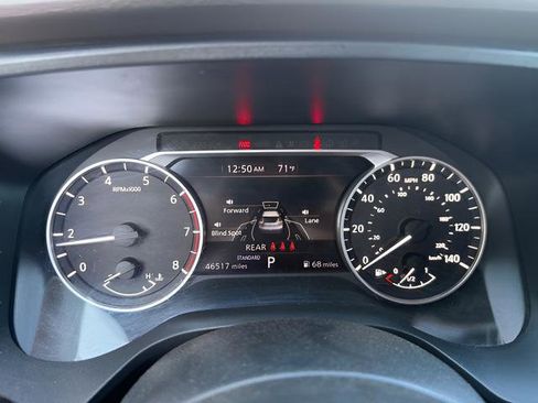 Used 2022 Nissan Rogue SV image 14