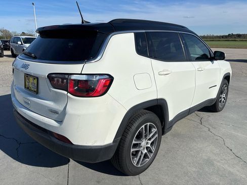 Used 2019 Jeep Compass Latitude image 4