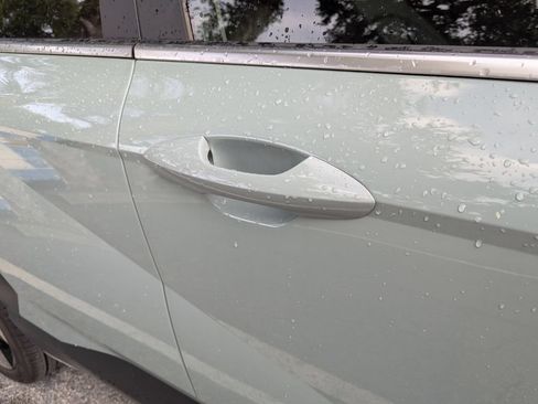 Used 2024 Hyundai Kona Limited FWD image 18