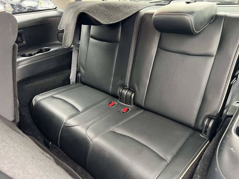Used 2019 INFINITI QX60 Luxe w/ Essential Package FWD image 26