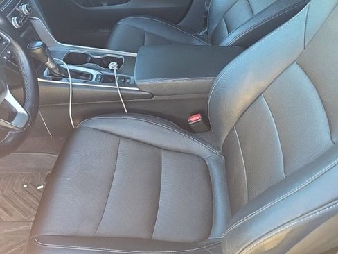 Used 2019 Honda Accord Sport image 6