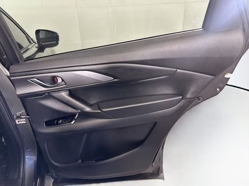 Used 2022 MAZDA CX-9 Touring image 32