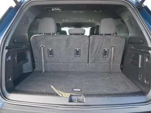 Used 2024 Chevrolet Traverse LT image 32