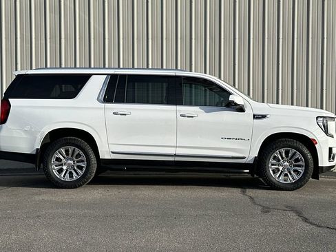 Used 2021 GMC Yukon XL Denali image 3