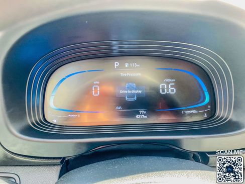 Used 2025 Hyundai Venue SE FWD image 19
