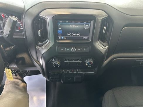 Used 2019 Chevrolet Silverado 1500 Custom Trail Boss w/ Custom Convenience Package image 9