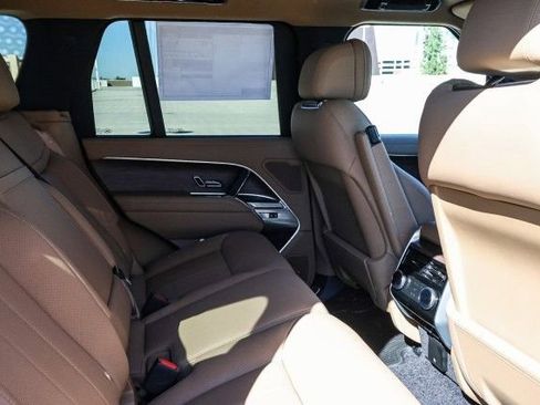 New 2025 Land Rover Range Rover SE image 13