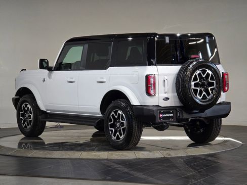 New 2025 Ford Bronco Outer Banks image 8