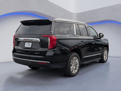 Used 2024 GMC Yukon SLT AWD/4WD image 9
