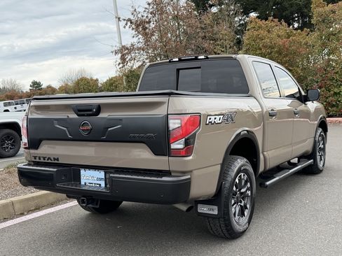 Used 2021 Nissan Titan PRO-4X image 7