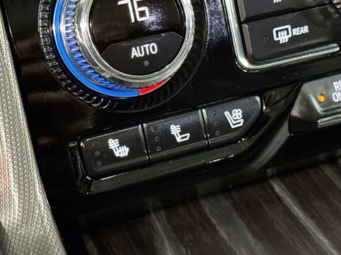 Used 2021 GMC Yukon Denali w/ Denali Premium Package image 22