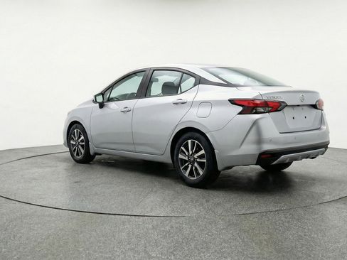 Used 2025 Nissan Versa SV image 6