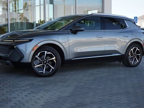 New 2025 Chevrolet Equinox EV LT image 4