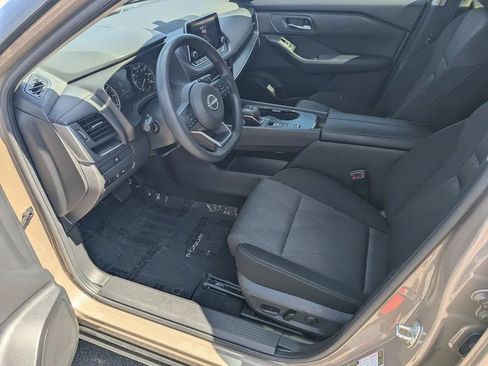 Certified 2024 Nissan Rogue SV FWD image 9