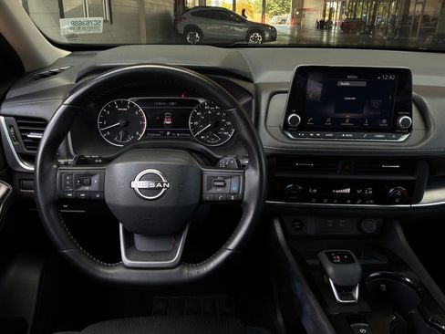 Used 2025 Nissan Rogue SV AWD/4WD image 15