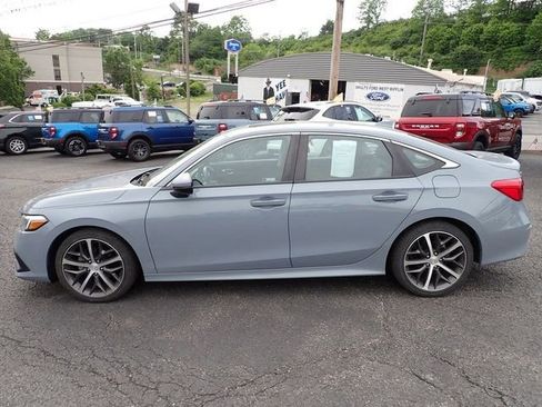 Used 2023 Honda Civic Touring image 2