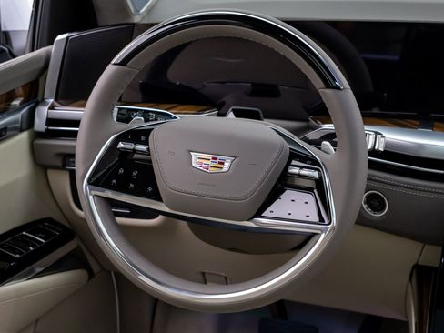 New 2026 Cadillac Escalade Platinum Sport w/ LPO, ONYX Package image 11