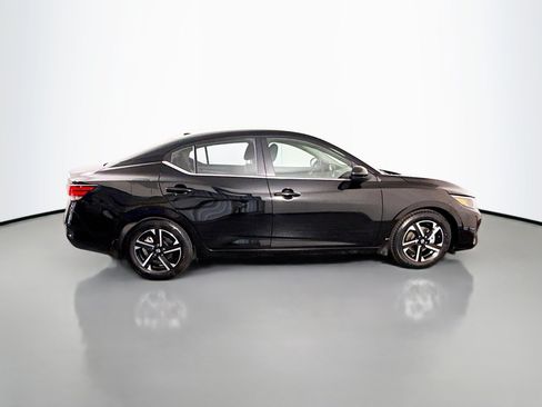 Used 2025 Nissan Sentra SV FWD image 11