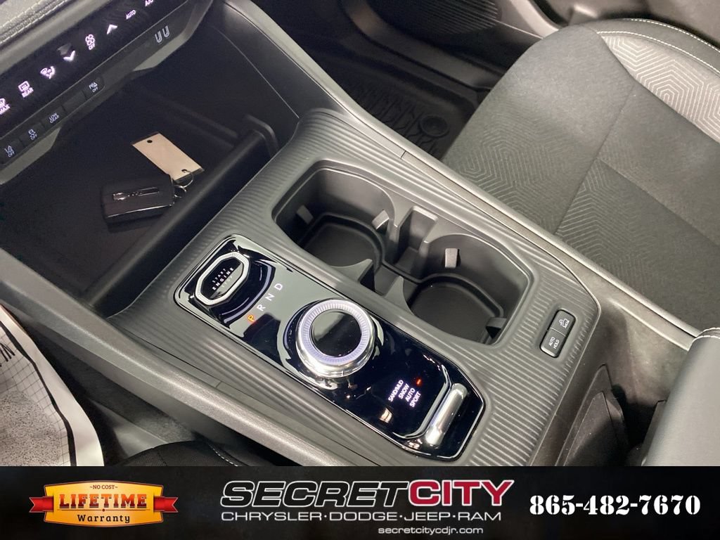 New 2026 Jeep Cherokee Laredo AWD/4WD image 23