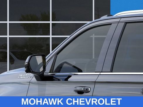 New 2026 Chevrolet Suburban High Country AWD/4WD image 12