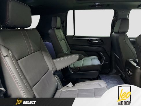 Used 2026 Chevrolet Suburban RST w/ Comfort Package AWD/4WD image 30