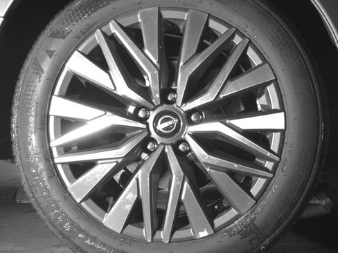 Used 2025 Nissan Altima 2.5 SV image 15