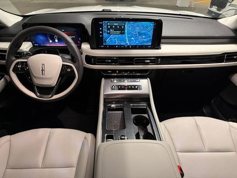 New 2026 Lincoln Aviator AWD image 21