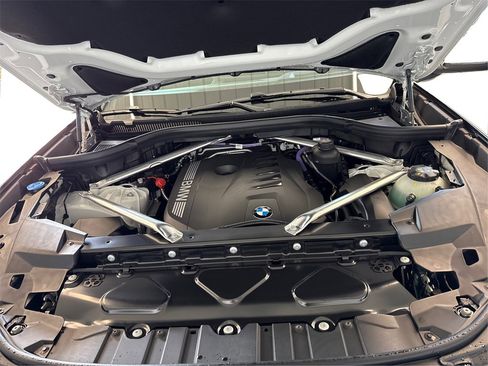 New 2026 BMW X5 sDrive40i image 11