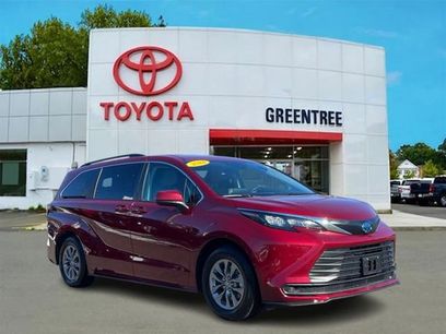 Certified 2024 Toyota Sienna LE