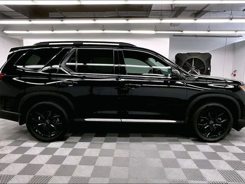 Used 2025 Honda Pilot Touring image 15