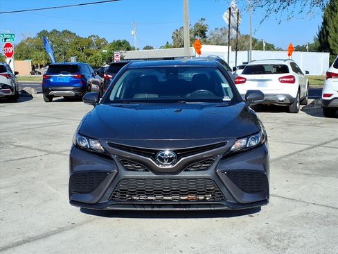 Used 2023 Toyota Camry SE image 2