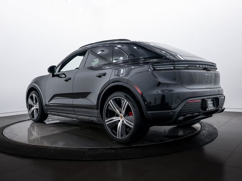 New 2025 Porsche Macan 4S Electric image 3