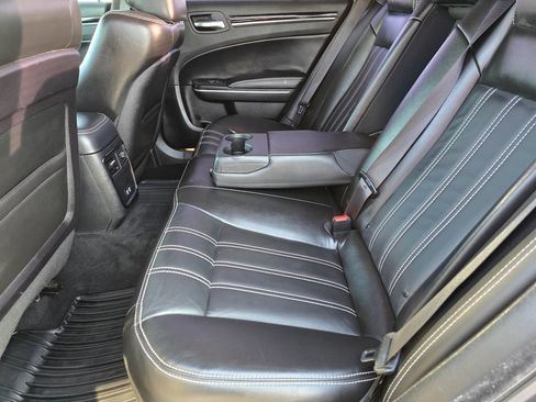 Used 2020 Chrysler 300 S image 32