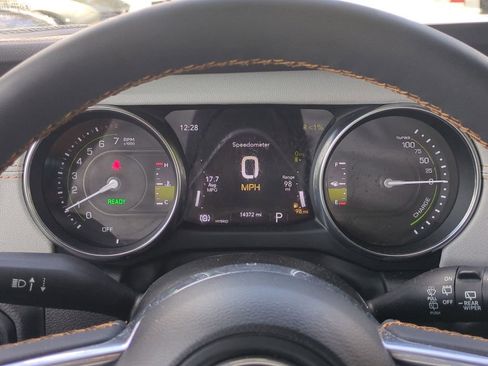 Used 2023 Jeep Wrangler Unlimited Sahara AWD/4WD image 30