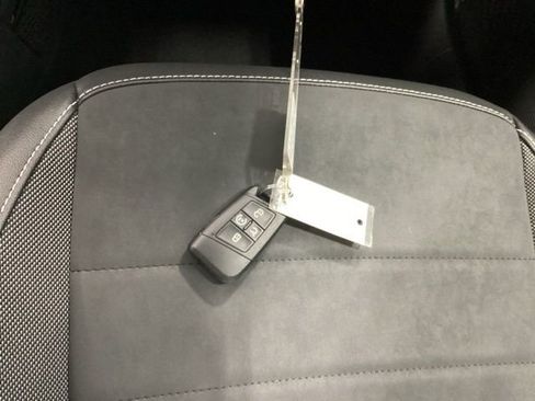 Certified 2023 Volkswagen Taos SE image 23