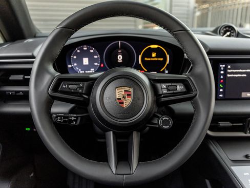 Certified 2025 Porsche Macan 4 Electric image 23