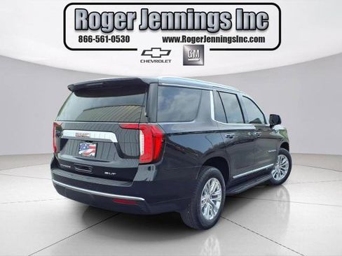 Used 2023 GMC Yukon SLT w/ SLT Luxury Package AWD/4WD image 4