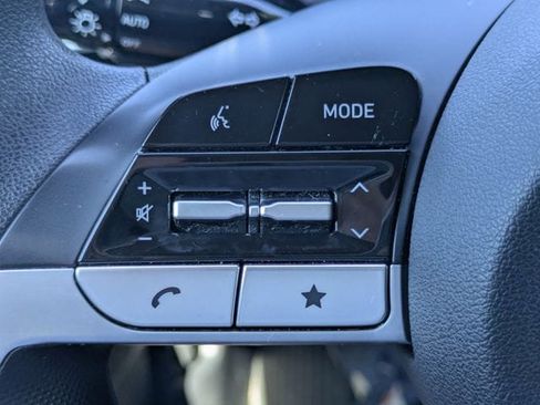 Used 2024 Hyundai Elantra SEL FWD image 23