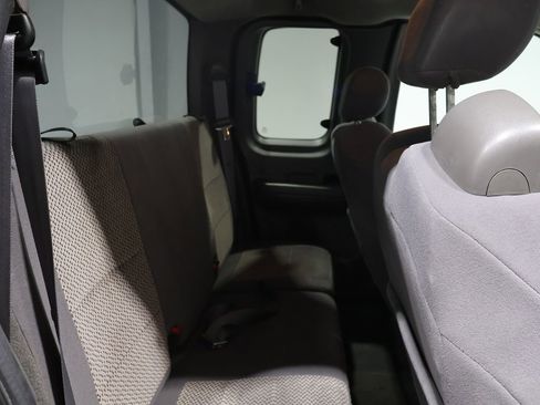 Used 2004 Ford F150 XLT image 16