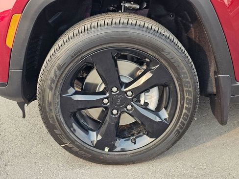 New 2025 Jeep Grand Cherokee L Altitude image 7