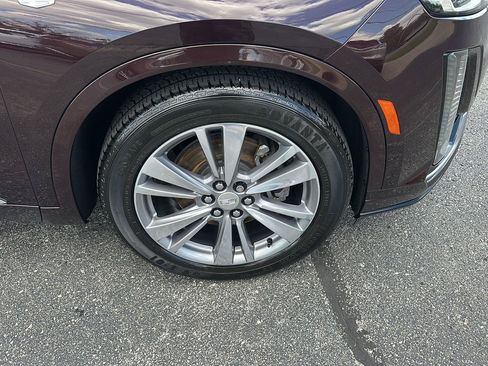 Used 2020 Cadillac XT6 Premium Luxury FWD image 9