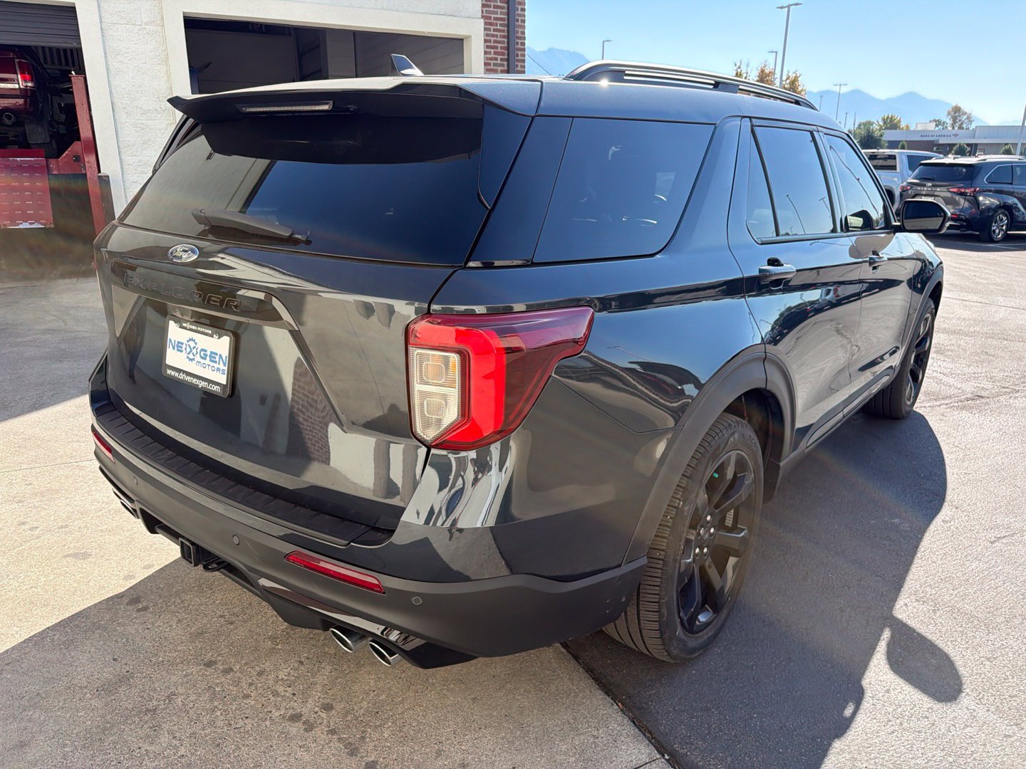 Used 2023 Ford Explorer ST w/ Equipment Group 401A AWD/4WD image 21