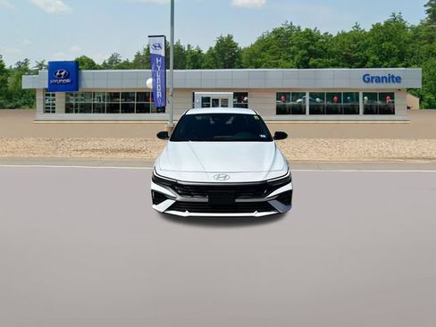 Used 2025 Hyundai Elantra SEL FWD image 3