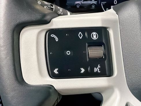 Used 2024 Land Rover Defender 110 X-Dynamic SE AWD/4WD image 37