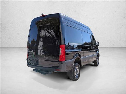 Used 2024 Mercedes-Benz Sprinter 2500 image 5