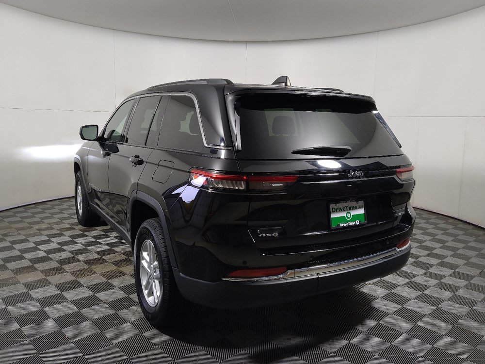 Used 2023 Jeep Grand Cherokee Laredo AWD/4WD image 6