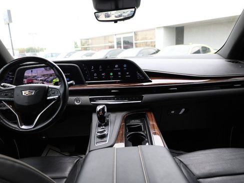 Used 2023 Cadillac Escalade ESV Premium Luxury AWD/4WD image 14