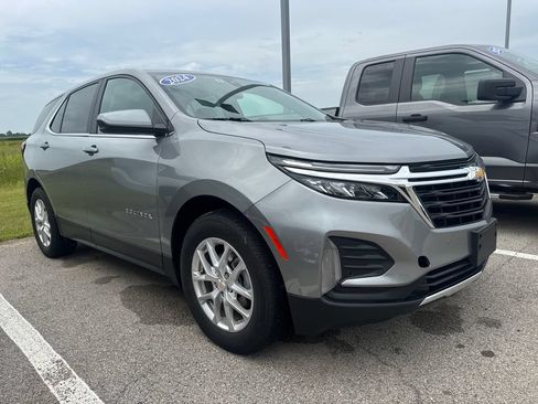 Used 2024 Chevrolet Equinox LT AWD/4WD image 3