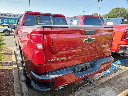 Used 2024 Chevrolet Silverado 1500 RST w/ Z71 Off-Road Package AWD/4WD image 4